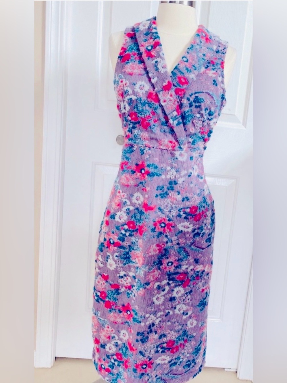 Maeve gorgeous embroidered dress bohemian style. Size 6